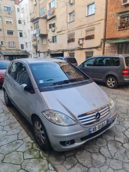 Tirane, shes makine Mercedes-Benz Viti 2005, 4.200 Euro