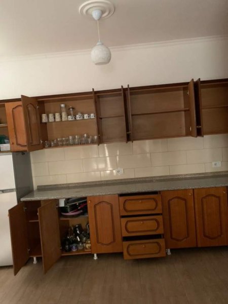 Tirane, jepet me qera apartament 2+1+BLK Kati 2, 110 m² 40.000 Leke (Rruga e Dibres)