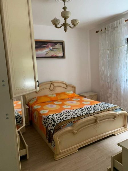 Tirane, jepet me qera apartament 2+1+BLK Kati 2, 110 m² 40.000 Leke (Rruga e Dibres)