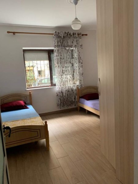 Tirane, jepet me qera apartament 2+1+BLK Kati 2, 110 m² 40.000 Leke (Rruga e Dibres)