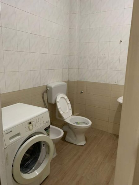 Tirane, jepet me qera apartament 2+1+BLK Kati 2, 110 m² 40.000 Leke (Rruga e Dibres)