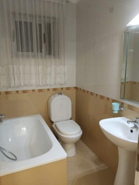 Tirane, jap me qera apartament 3+1+A+BLK Kati 2, 120 m² 40.000 Leke (Seit Gega)