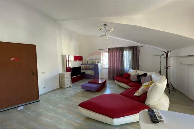 Tirane, jepet me qera 1+1 117 m² 500 Euro (liqeni i thate)