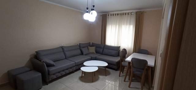 Tirane, jepet me qera apartament 2+1+BLK Kati 4, 75 m² 450 Euro (frosina plaku)