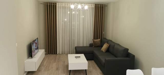 Tirane, jepet me qera apartament 2+1+BLK Kati 6, 95 m² 450 Euro (Kongrersi Manastirit)