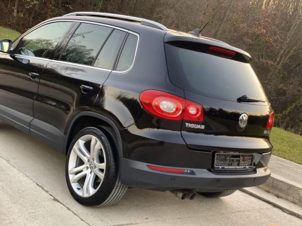 Tirane, shes makine Volkswagen Tiguan individual Viti 2009,