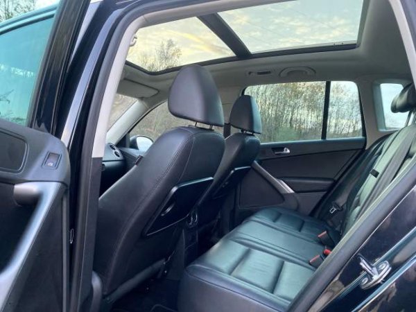 Tirane, shes makine Volkswagen Tiguan individual Viti 2009,