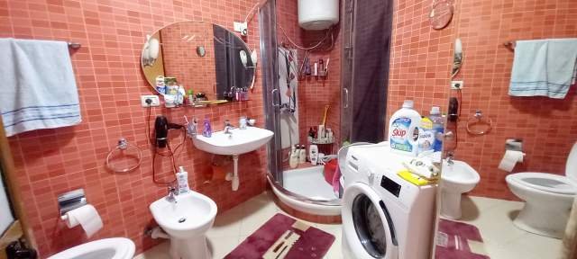 Tirane, shitet apartament 1+1+BLK Kati 5, 90 m² 85.000 Euro (Muzaket)