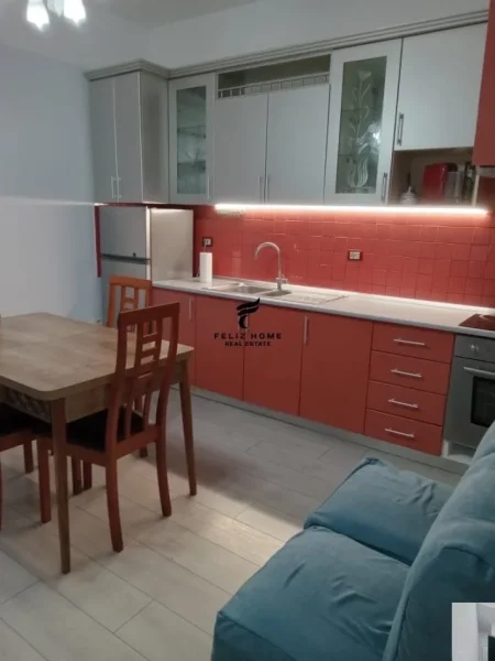 Tirane, jepet me qera apartament 2+1 Kati 2, 120 m² 600 € (MYSLYM SHYRI)