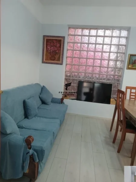 Tirane, jepet me qera apartament 2+1 Kati 2, 120 m² 600 € (MYSLYM SHYRI)