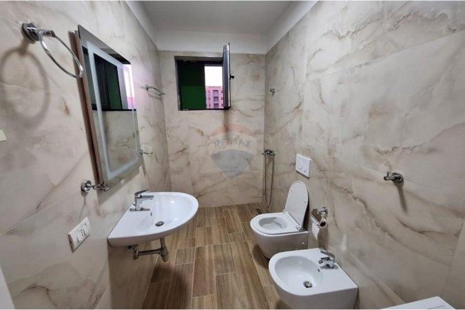 Tirane, jepet me qera 1+1 , 499 € (Astir)