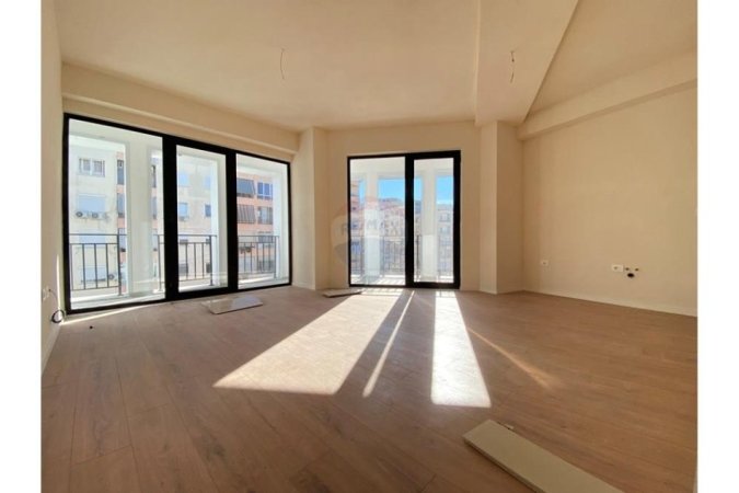 Tirane, shitet apartament 2+1+Ballkon Kati 5, 114 m² 154.000 € (Astir)