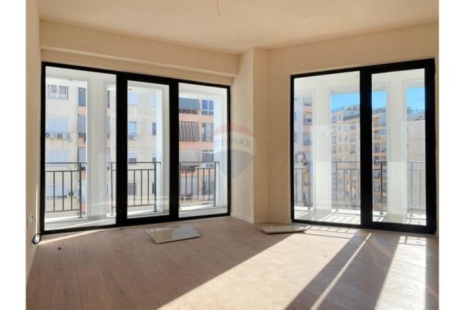 Tirane, shitet apartament 2+1+Ballkon Kati 5, 114 m² 154.000 € (Astir)