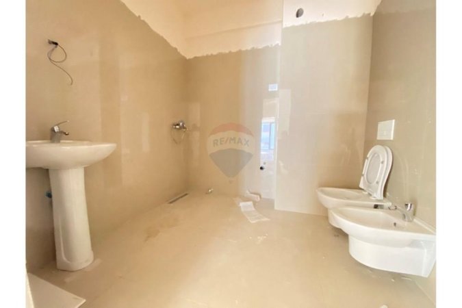 Tirane, shitet apartament 2+1+Ballkon Kati 5, 114 m² 154.000 € (Astir)