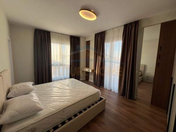 Tirane, jepet me qera apartament 2+1+Ballkon Kati 7, 123 m² 1.000 € (Pazari i RI)