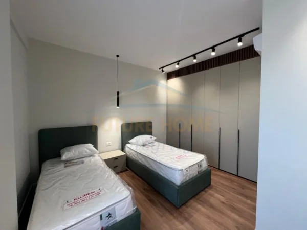 Tirane, jepet me qera apartament 2+1+Ballkon Kati 7, 123 m² 1.000 € (Pazari i RI)