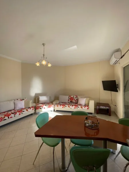 Durres, jepet me qera apartament 2+1+Ballkon Kati 6, 95 m² 450 € (Kazazi| Ish Rajoni)