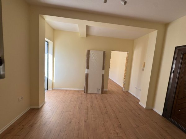 Durres, shitet apartament 2+1+Ballkon Kati 2, 84 m² 98.000 € (Rruga Pavaresia)