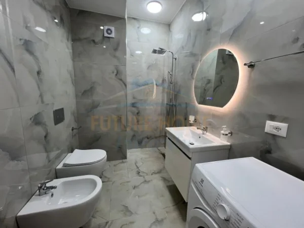 Tirane, jepet me qera apartament 2+1 Kati 7, 122 m² 1.000 € (PAZARI I RI TIRANE)