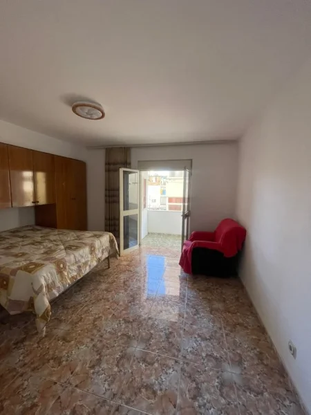 Durres, shitet apartament 3+1+Aneks+Ballkon Kati 3, 154 m² 120.000 € (Markata)