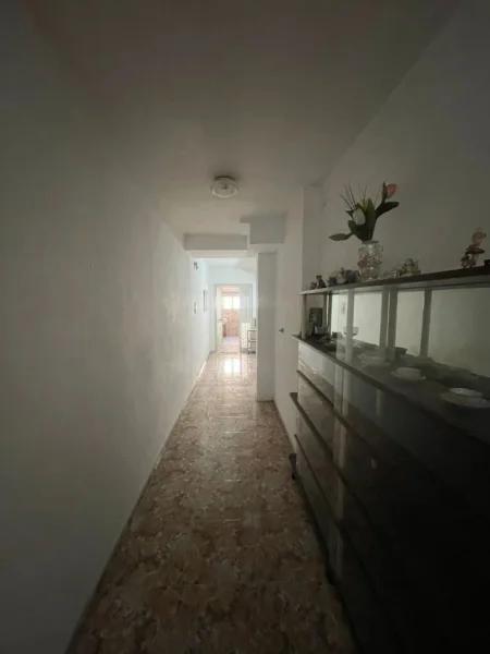 Durres, shitet apartament 3+1+Aneks+Ballkon Kati 3, 154 m² 120.000 € (Markata)