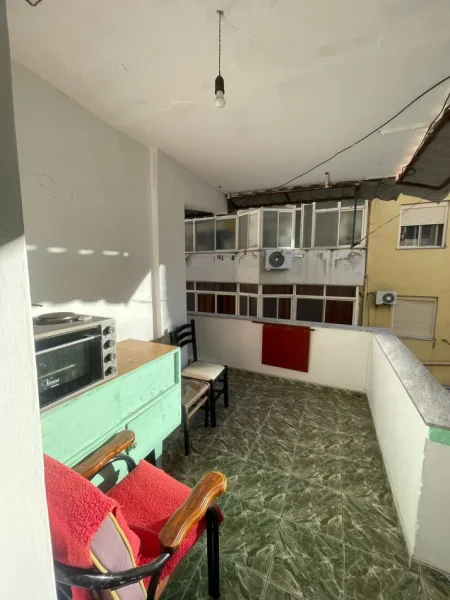 Durres, shitet apartament 3+1+Aneks+Ballkon Kati 3, 154 m² 120.000 € (Markata)