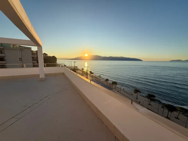 Vlore, shitet apartament+verande | Penthouse 2+1+Aneks+Ballkon Kati 6, 220 m² 350.000 € (Lungomare)