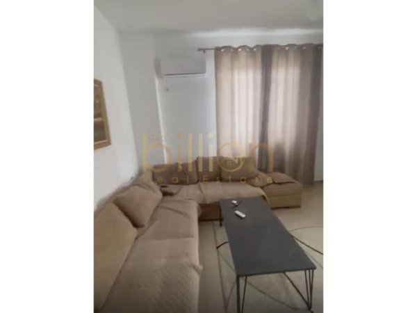 Tirane, jepet me qera apartament 1+1 Kati 1, 75 m² 500 € (Rruga 5 Maji, Tirana, Albania)