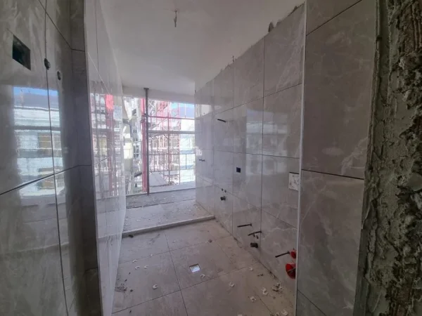 Tirane, shitet apartament 3+1 Kati 6, 102 m² (Porcelani)