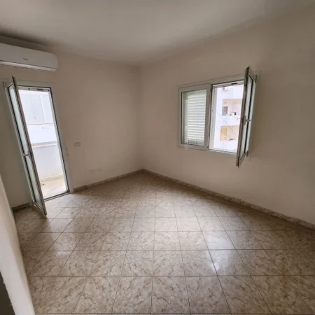 Durres, shitet apartament 1+1+Ballkon Kati 3, 67 m² 71.000 € (Rruga Pavaresia)