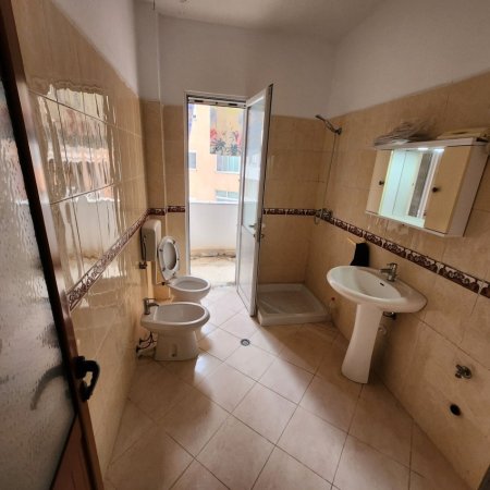 Durres, shitet apartament 1+1+Ballkon Kati 3, 67 m² 71.000 € (Rruga Pavaresia)