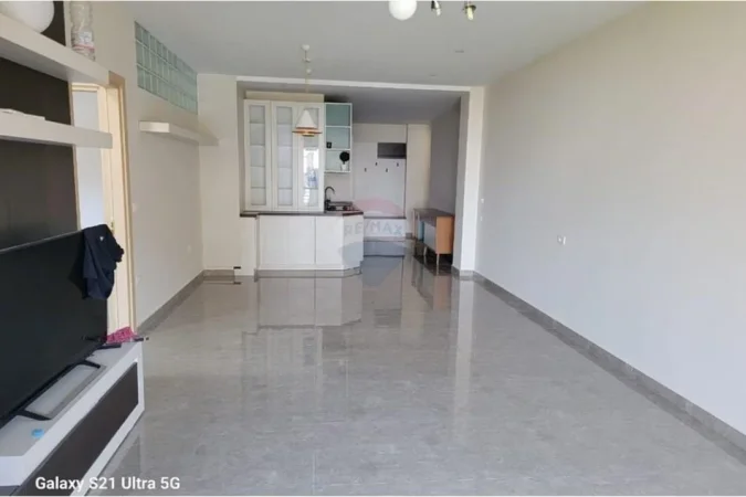 Tirane, shitet apartament 2+1+Ballkon , 106 m² (ish- Restorant Durresi - Stacioni i Trenit, Shqipëri)