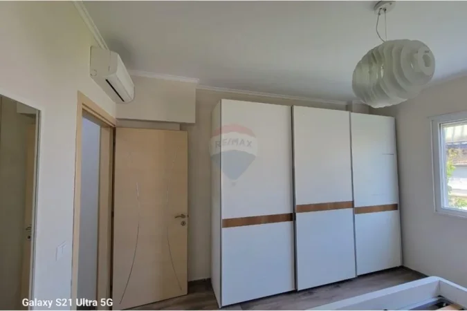Tirane, shitet apartament 2+1+Ballkon , 106 m² (ish- Restorant Durresi - Stacioni i Trenit, Shqipëri)