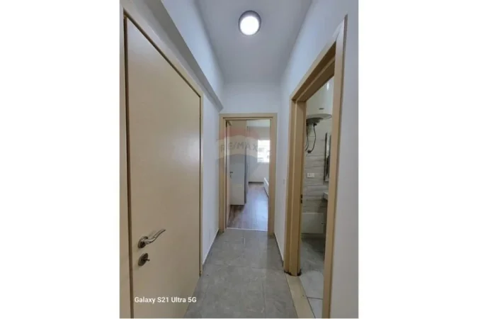 Tirane, shitet apartament 2+1+Ballkon , 106 m² (ish- Restorant Durresi - Stacioni i Trenit, Shqipëri)