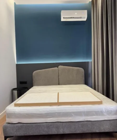 Tirane, jepet me qera apartament 1+1 Kati 4, 40 m² 550 € (Liqeni i that)
