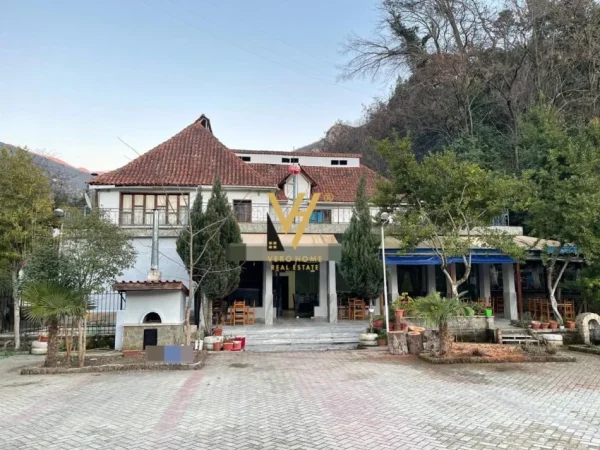 Berat, shitet bar-resorant Kati 0, 1.640 m² 350.000 € (BOGOVE)