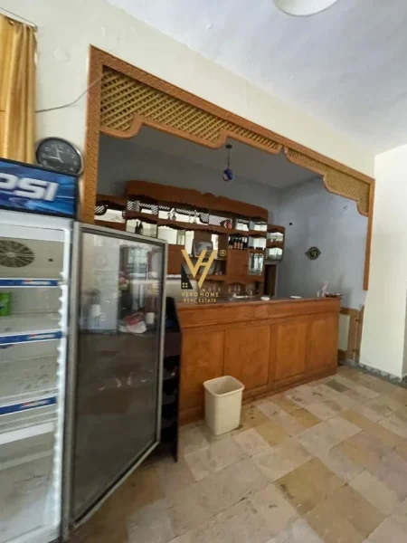 Berat, shitet bar-resorant Kati 0, 1.640 m² 350.000 € (BOGOVE)