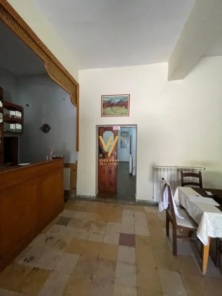 Berat, shitet bar-resorant Kati 0, 1.640 m² 350.000 € (BOGOVE)