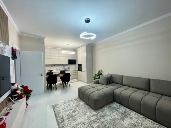 Tirane, jepet me qera apartament 2+1 Kati 7, 107 m² 600 € (Astir)