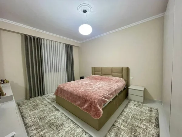 Tirane, jepet me qera apartament 2+1 Kati 7, 107 m² 600 € (Astir)