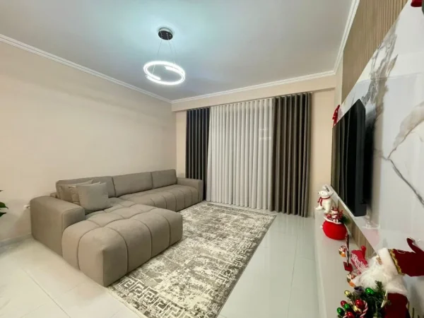 Tirane, jepet me qera apartament 2+1+Ballkon Kati 4, 106 m² 599 € (Astir)