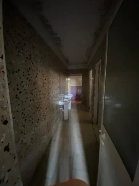 Durres, shitet magazine Kati -1, 525 m² 260.000 € (Rruga Pavaresia)