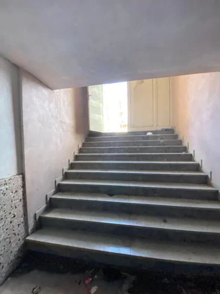 Durres, shitet magazine Kati -1, 525 m² 260.000 € (Rruga Pavaresia)