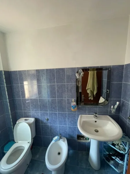 Tirane, shitet apartament 2+1 Kati 3, 82 m² 160.000 € (Bulevardi Bajram Curri)