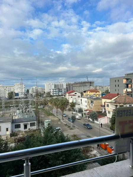 Durres, shitet apartament 2+1+Aneks+Ballkon Kati 2, 75 m² 100.000 € (Golem)