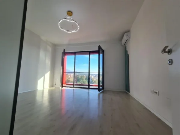 Tirane, jepet me qera zyre Kati 7, 124 m² 750 € (farmacia 10)