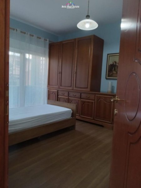 Tirane, jepet me qera Vile 2+1 Kati 2, 120 m² 600 € (mylym shyri)