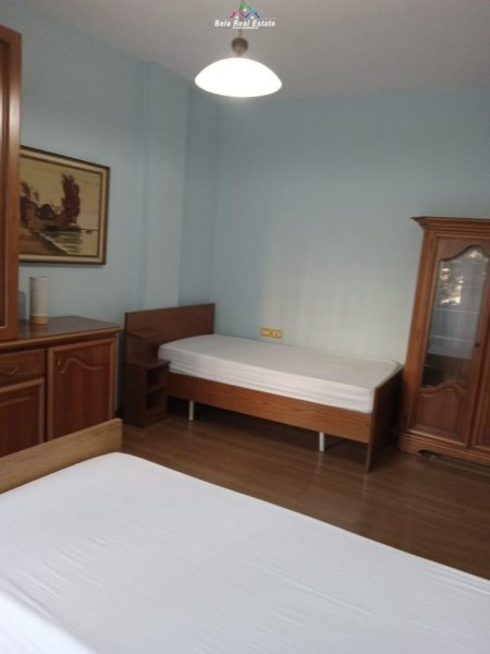 Tirane, jepet me qera Vile 2+1 Kati 2, 120 m² 600 € (mylym shyri)