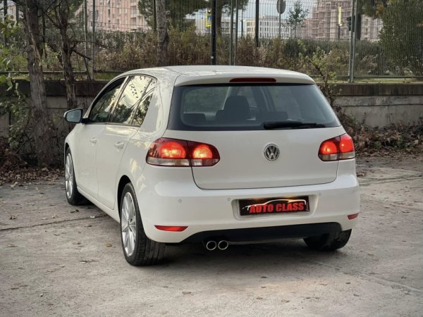 Tirane, shes makine VW GOLF 6 Benzin, e bardhë automatik Klima 226.000 km 6.290 €