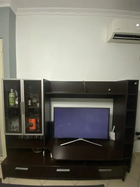 Tirane, shes Mobilje televizori 250 €